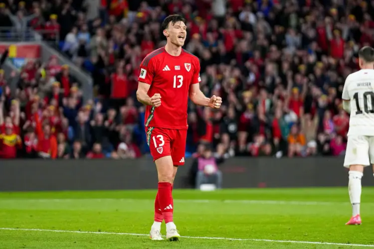 Wrexham Close in on Conor Coady and Kieffer Moore Signings in Championship Statement