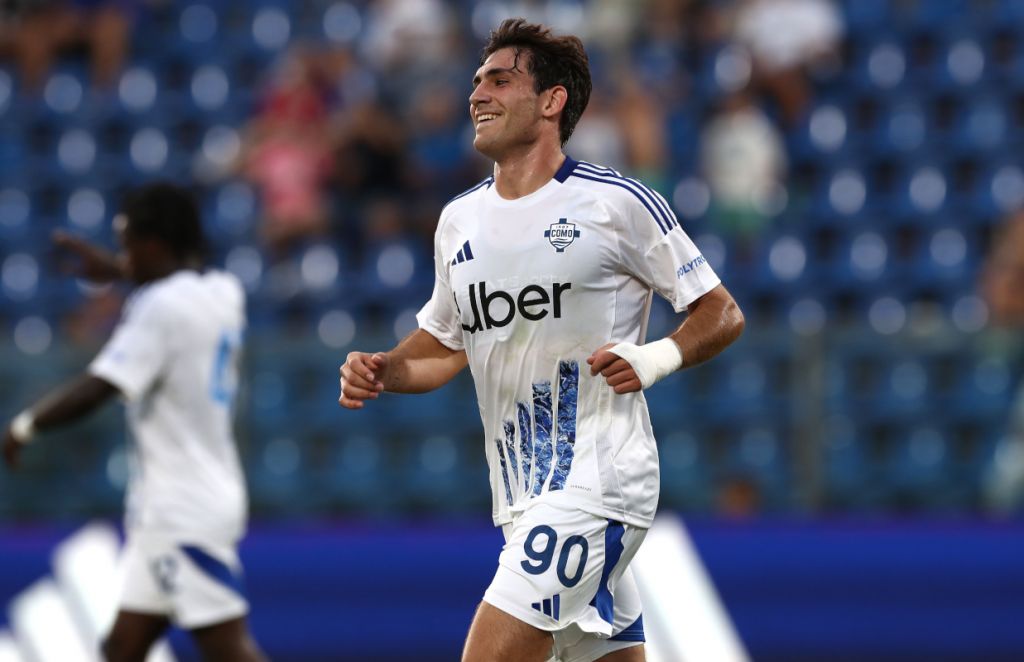 Ipswich Town Attempt to Hijack Valencia’s Move for Como Striker Iván Azón – Fabrizio Romano Reports